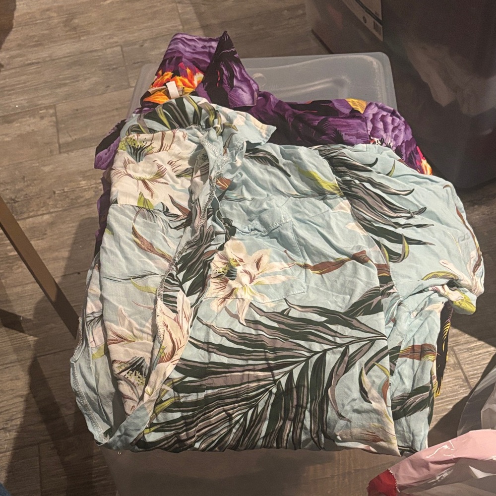 Men’s Hawaiian shirts